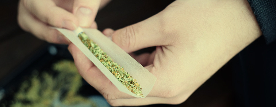 how to roll a joint