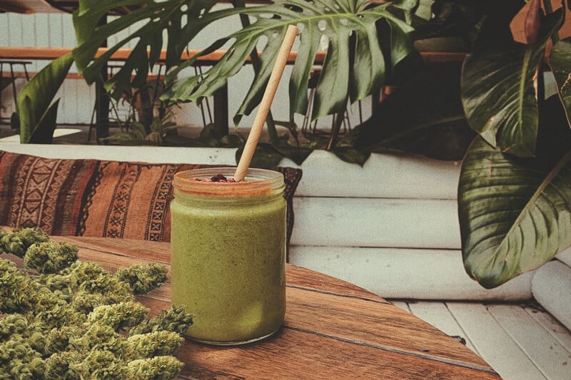 How To Make A Healthy Raw Cannabis Smoothie