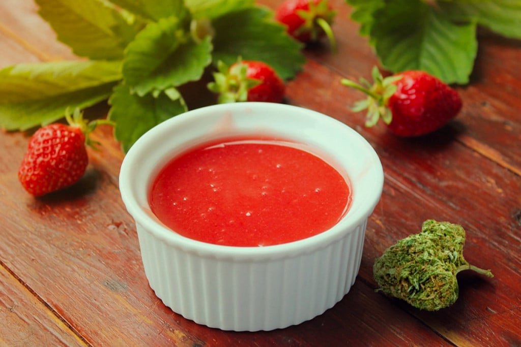 CBD Strawberry Sauce - Recipe And CBD Edible Overview