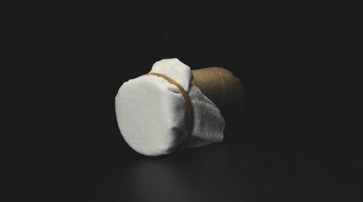 How to Make a Sploof With Dryer Sheets How to Make a Sploof With Dryer Sheets
