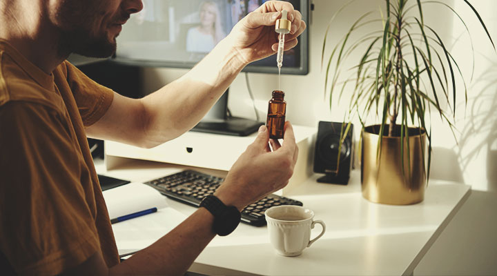 What Is a Cannabis Tincture? What Is a Cannabis Tincture?