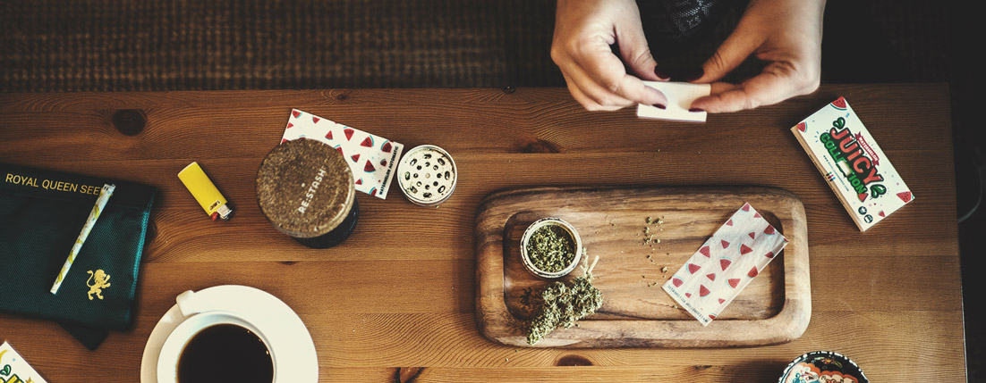 How to Properly Smoke Weed How to Properly Smoke Weed