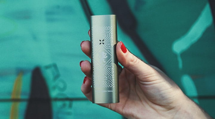 Should You Buy a Dab Rig or Vaporizer? Should You Buy a Dab Rig or Vaporizer?